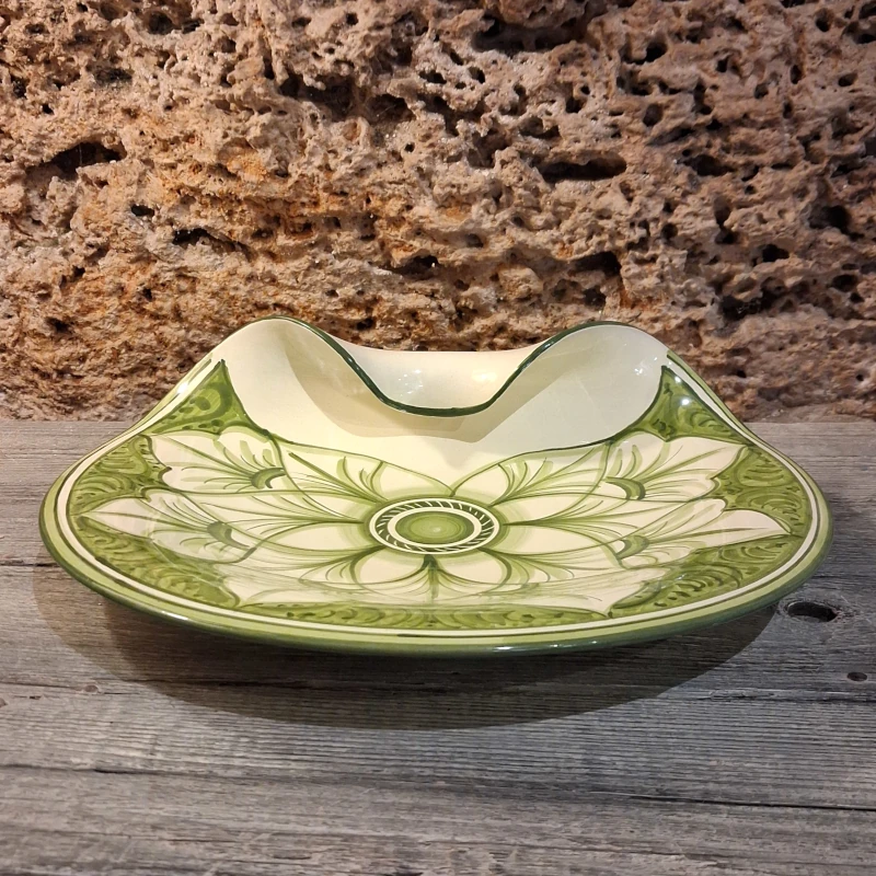 centrotavola in ceramica verde dipinto a mano artigianato toscana, green centerpiece handmade in tuscany