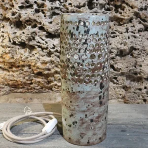 lampada cilindro traforata in ceramica fatta a mano in toscana, carved ceramic lamp made in tuscany