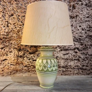 lampada da tavolo verde in ceramica dipinta a mano, green table lamp in ceramic handpainted