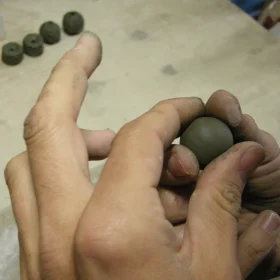 lavorazione gioielli ceramica, ceramic jewelry processing