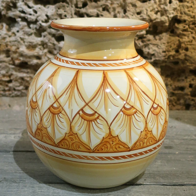vaso da fiori in ceramica dipinto a mano terra di siena, ceramic sphere vase handmade in Tuscany